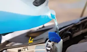 Scheibenwischwasser: Wichtige Tipps für effektive Nutzung und Sicherheit