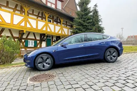 Tesla Model 3 Dual Motor: Leistungsstark, günstig im Vergleich und mehr