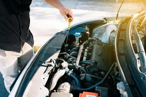 Wie viel Kühlflüssigkeit passt in ein Auto? So vermeiden Sie teure Schäden