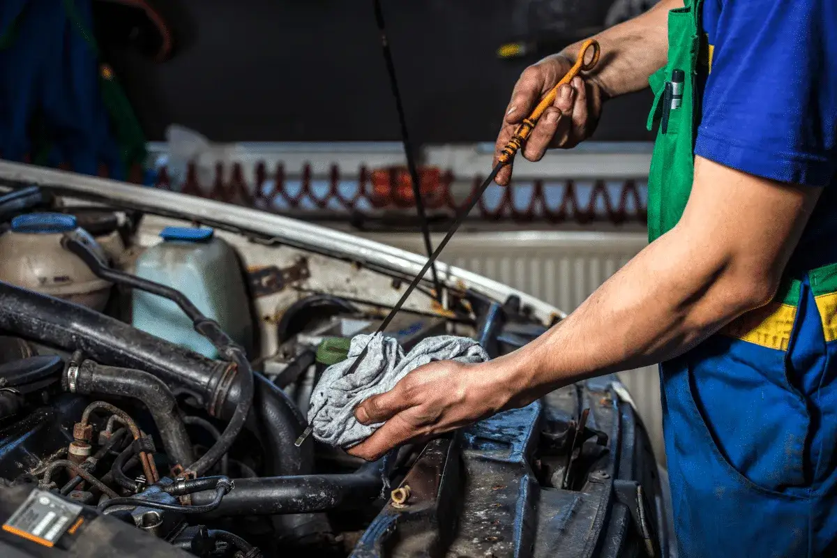 Zdjęcie Motor&ouml;l wechseln kosten: So sparen Sie bei Werkstatt und DIY